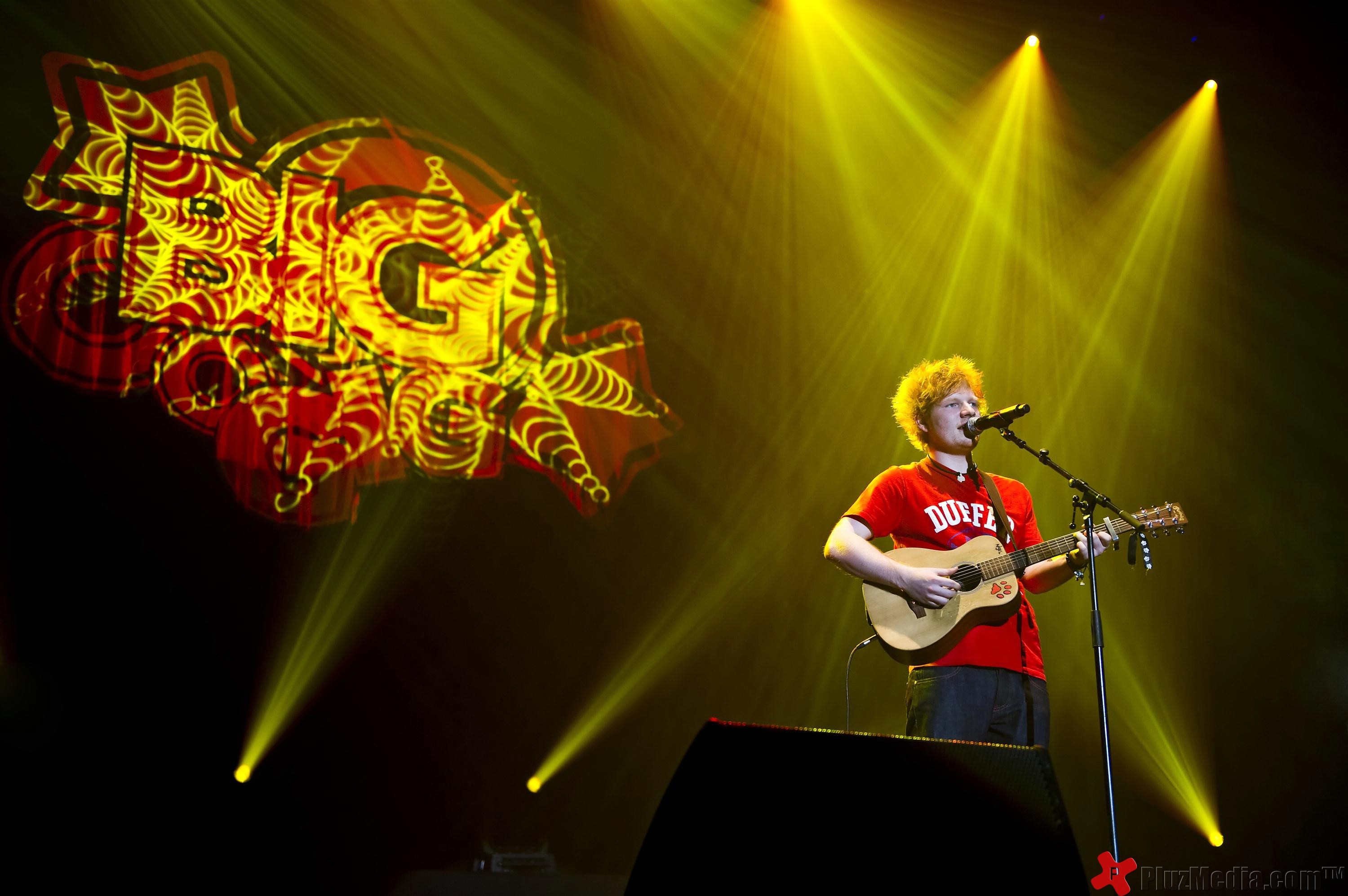 Ed Sheeran Performs Live at GirlGuiding UK - Big Gig 2011 | Picture 92339